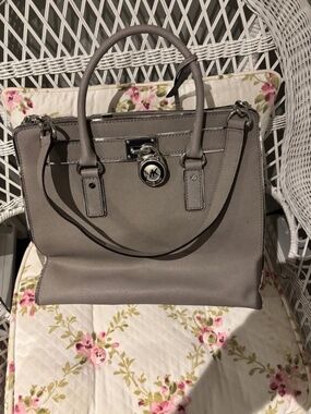 Michael Kors hand bag